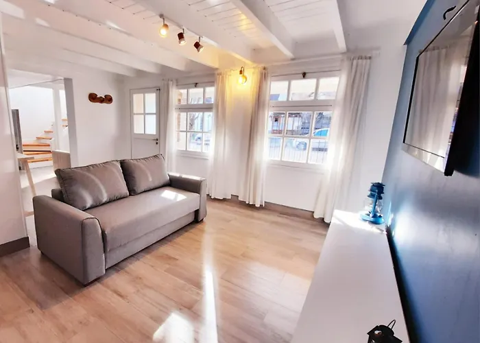 Rentahouse-Smandes Casa Con Arroyo