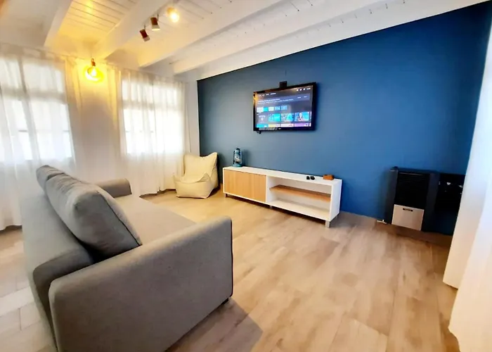 Rentahouse-Smandes Casa Con Arroyo