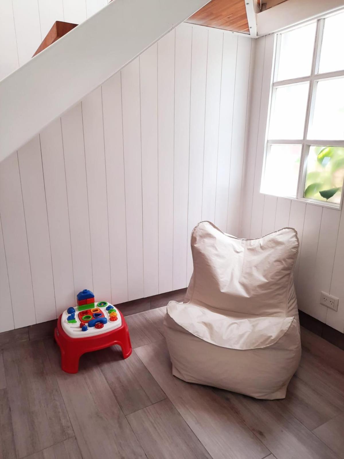 Rentahouse-smandes Casa Con Arroyo Apartment
